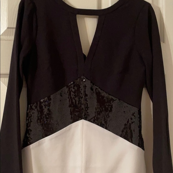 NWOT VENUS Dress - Picture 2 of 3